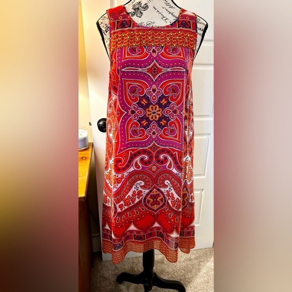 MUSE Sleeveless Asymmetrical Shift
Dress Rhinestones Medallion
Women's Sz 6 - Picture 9 of 10